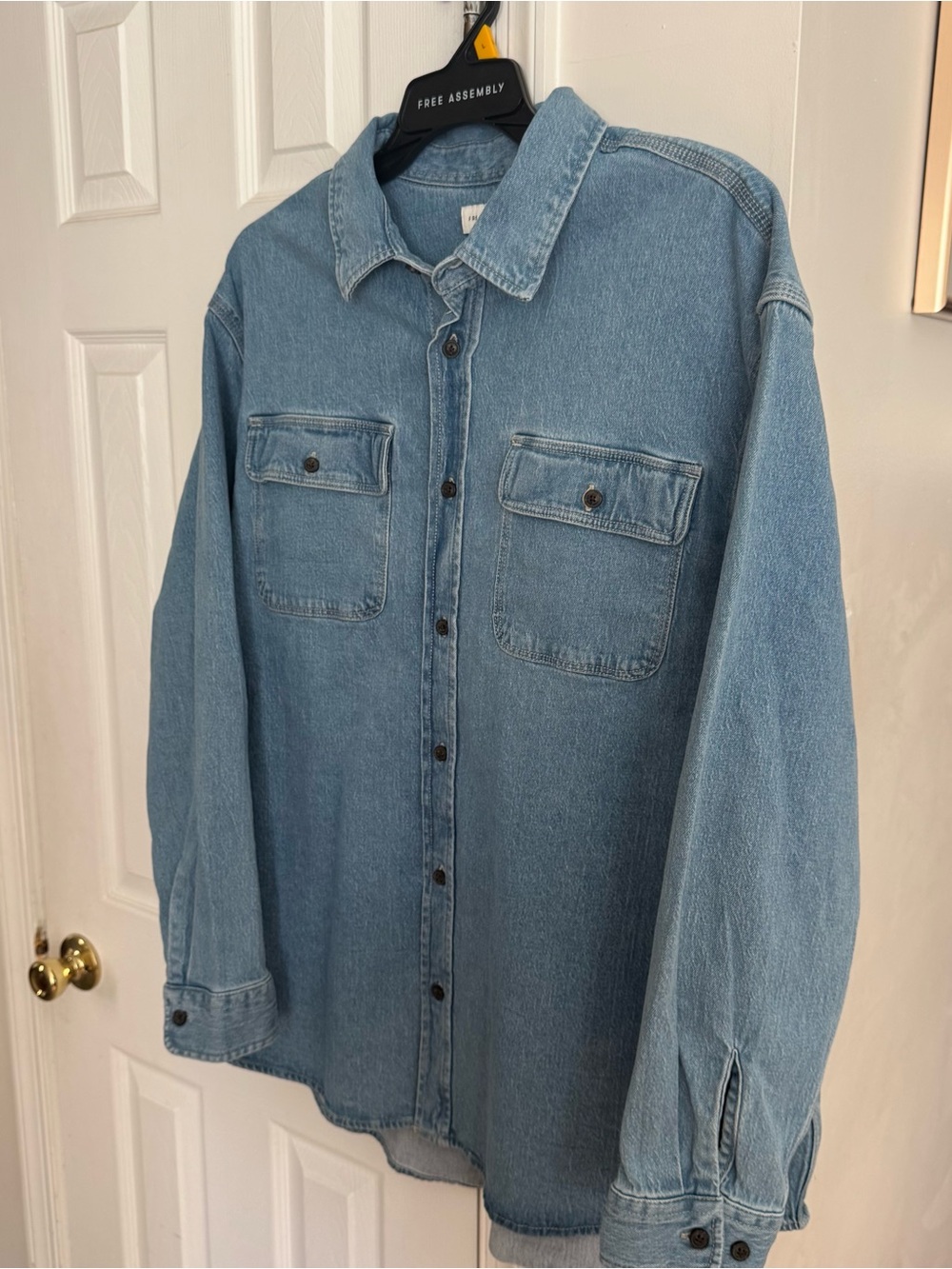 Free Assembly Denim Overshirt Men’s 2XL Light Wash Relaxed Button Front NWT - Picture 8 of 16